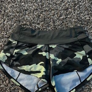 Size 0 camo Lululemon speed up shorts